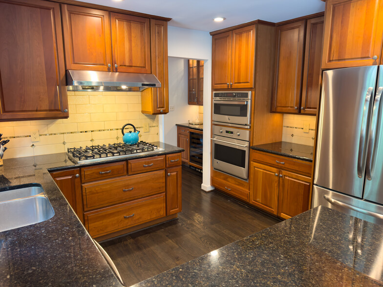Building Photo - 9101 Peartree Lndg