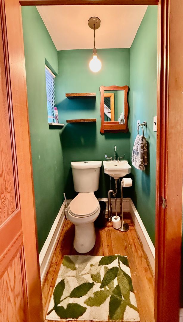 Building Photo - SPACIOUS & MODERN 3 BED/2.5 BA HOUSE w/ AC-Inlaid HARDWOOD Flooring-WASHER/DRYER & Rear PATIO in ...