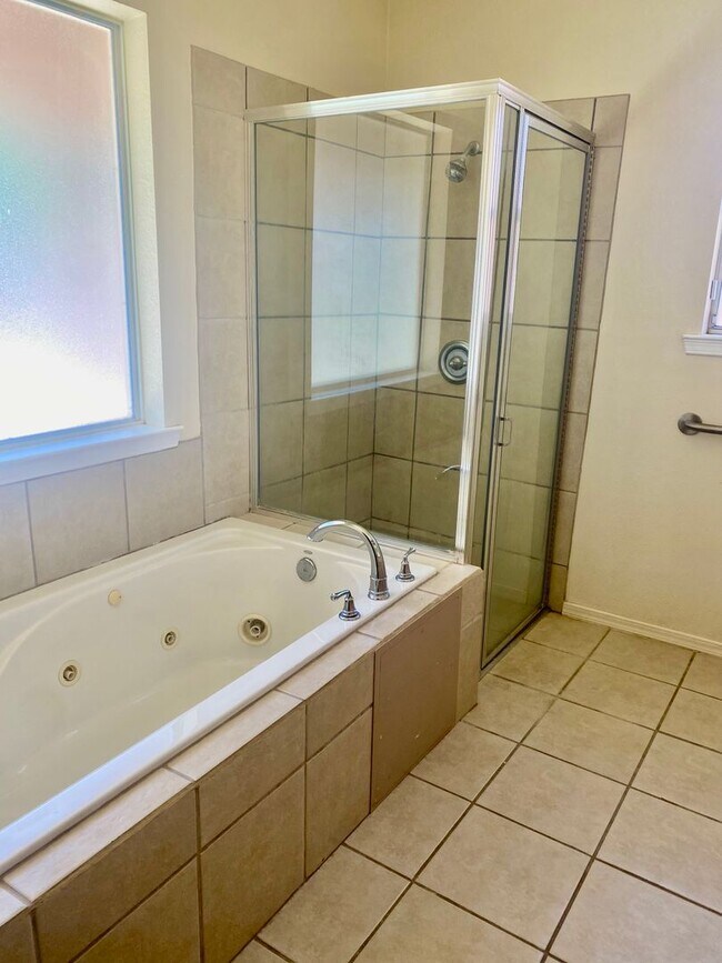 Building Photo - 5548 Patagonia Dr