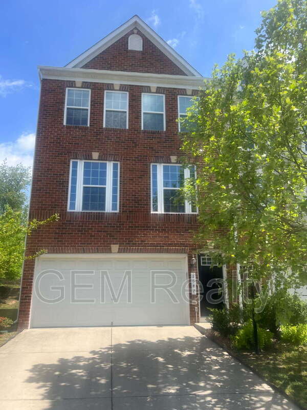 Primary Photo - 1642 Dorothy Ln