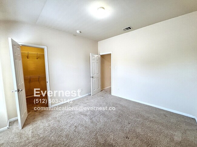 Building Photo - 4-Bedroom, 2.5-Bath Home with Easy Access ...