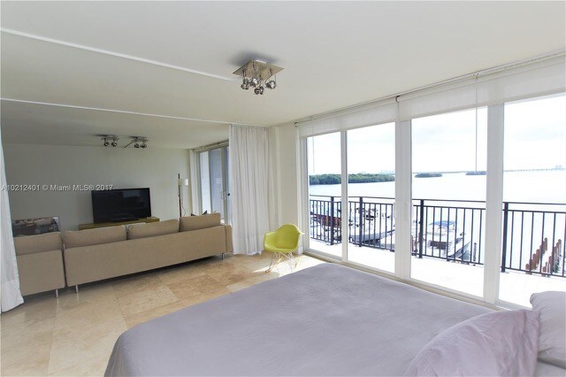 Building Photo - 770 NE 69th St