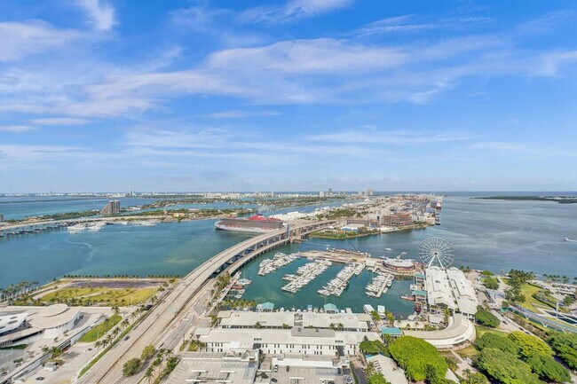 Building Photo - 398 NE 5th St