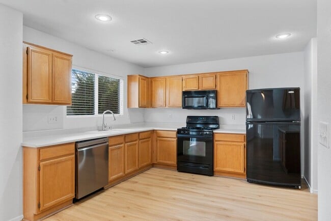 Building Photo - BEAUTIFUL 3 BED HOME IN SUMMERLIN- NEW FLOORING! HUGE LOFT!