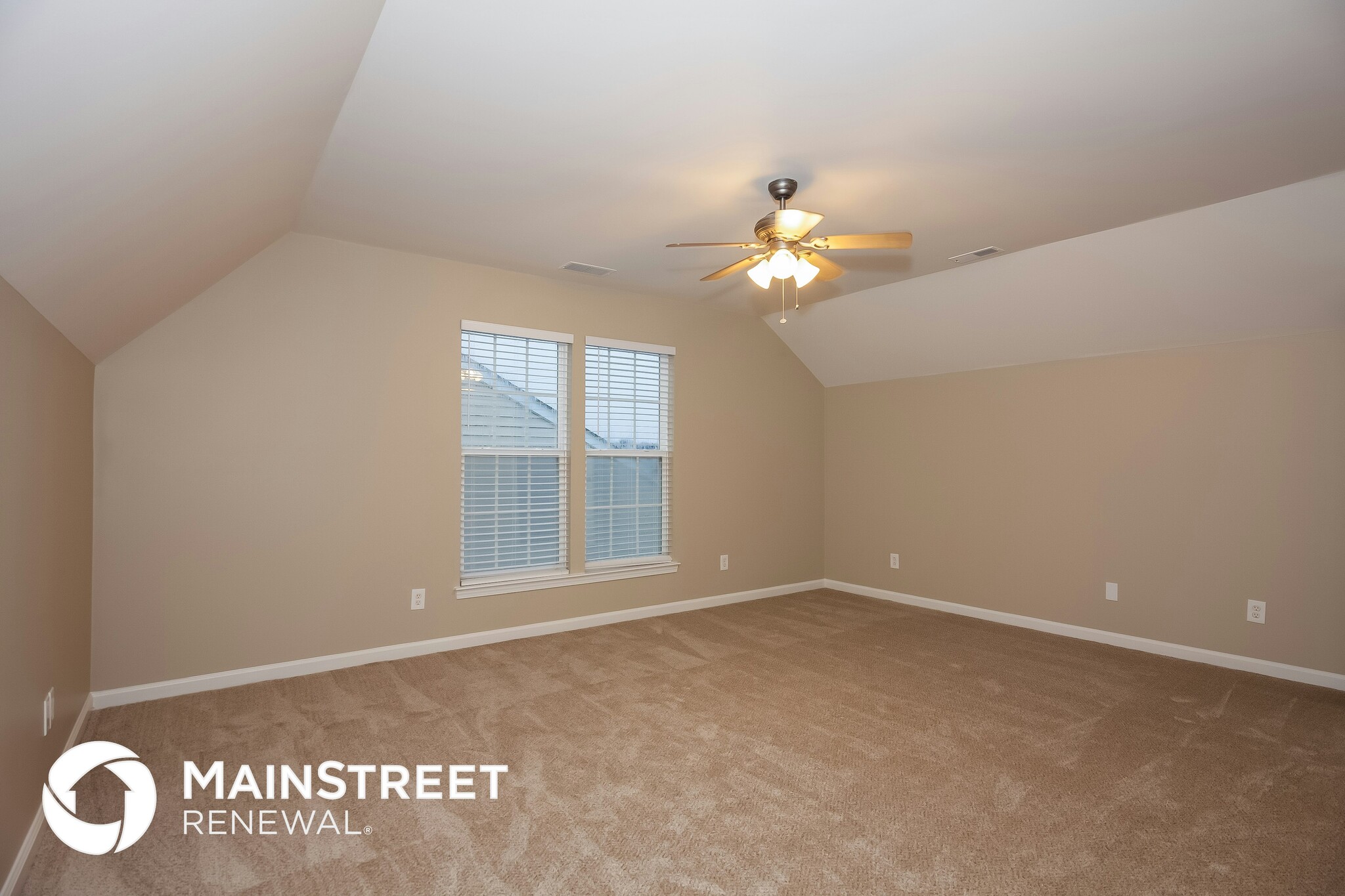 Building Photo - 5039 Sunburst Ln