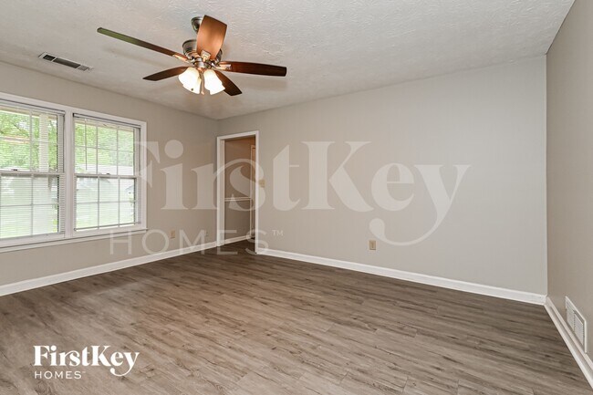 Building Photo - 3900 Hadley Farm Dr