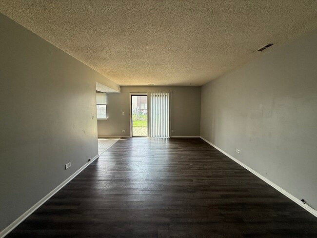 Building Photo - 4564 Whitney Dr