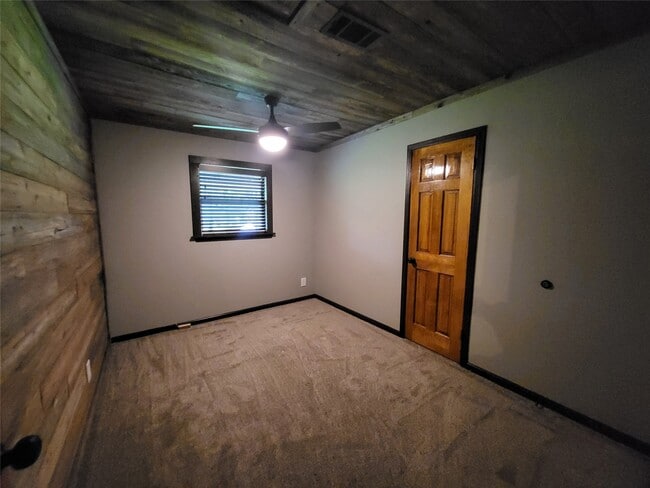 Building Photo - 30 Rdg Crk Dr