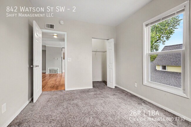 Building Photo - 842 Watson St SW