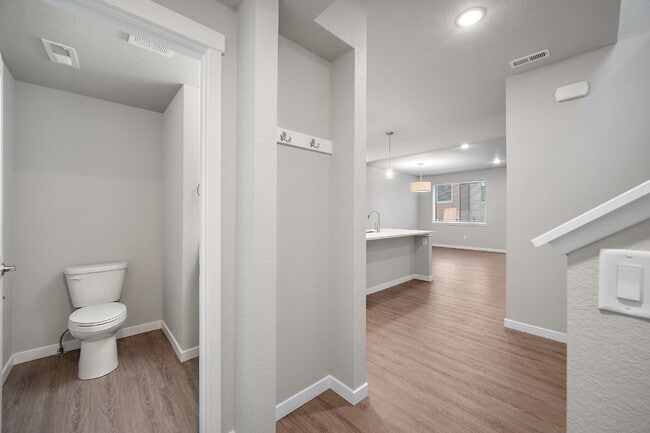 Building Photo - Modern 2 Bedroom, 2.5 Bathroom Townhome with a Loft, Central A/C, Gas Fireplace, and Washer and D...