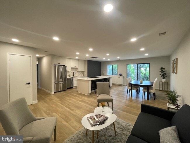 Building Photo - 11307 Gatesborough Ln