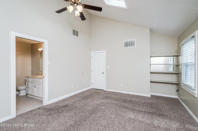 Building Photo - 4729 Shenandoah Dr