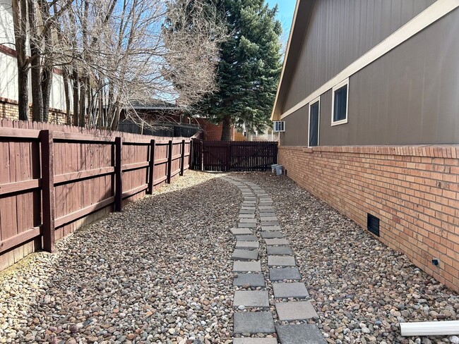 Building Photo - Two Bedroom Available For Rent In Longmont...