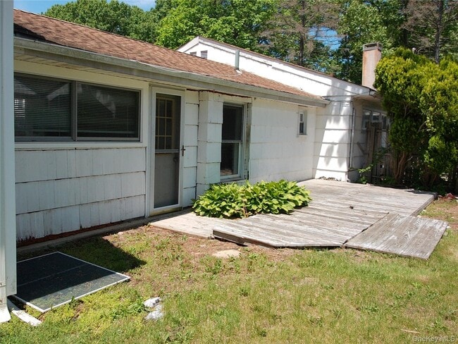 Building Photo - 36 Burr Rd
