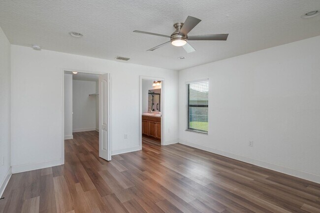 Building Photo - 343 Dinner Lake Way