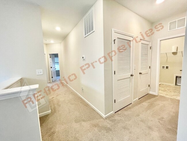 Building Photo - Gorgeous 4 Bedroom, 2.5 Bath House with Office + Loft in Arlington Meadows, Fuquay Varina, April 7!