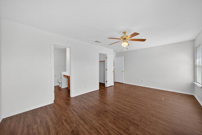 Building Photo - 4935 Dahlia Terrace