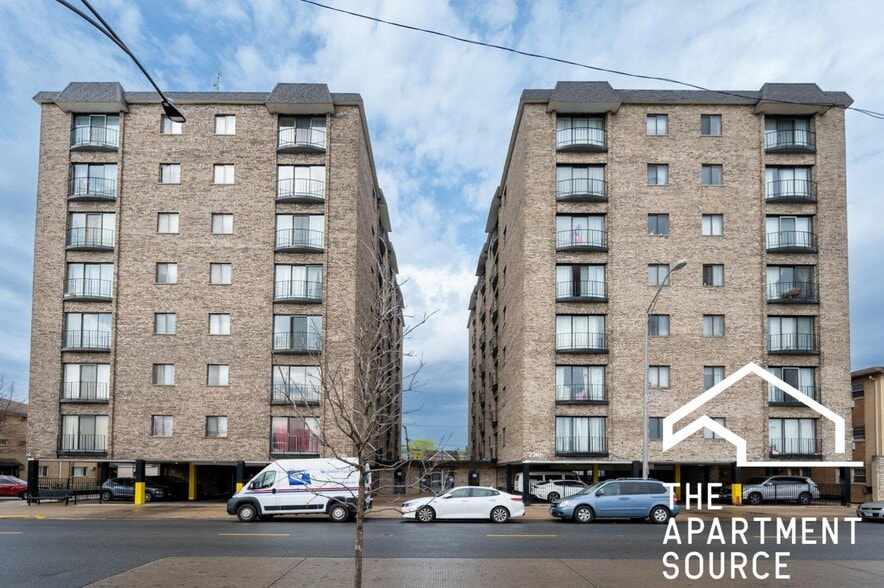 Building Photo - 2300 N Harlem Ave