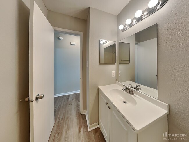 Building Photo - 1507 Crossridge Dr