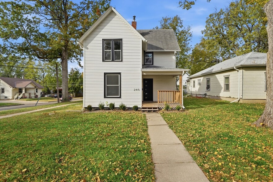 Building Photo - 245 S 28th St