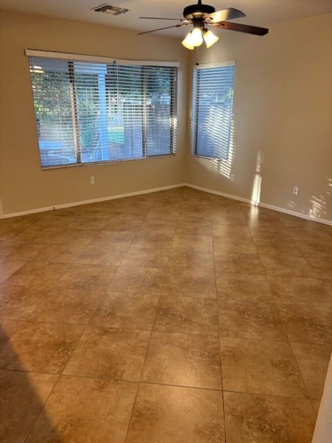 Building Photo - 4 bedroom home in Tempe