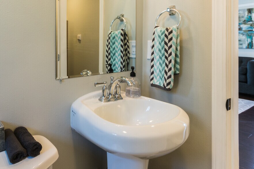 Building Photo - 5357 Virginia Ave