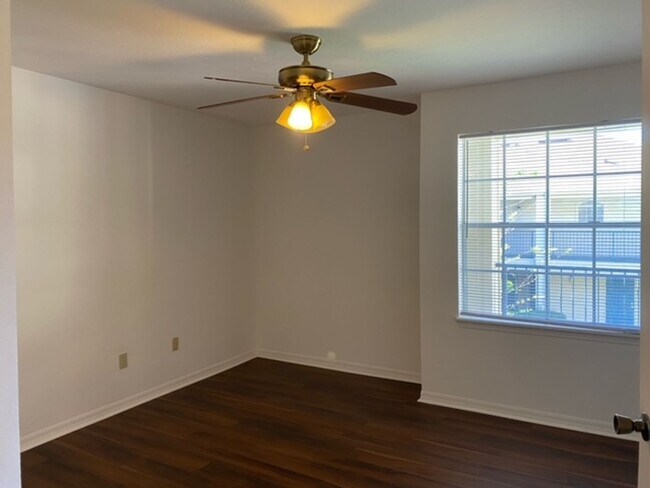 Building Photo - Stylish 2 Bed, 2 Bath Condo with New Vinyl Plank Flooring | Live the Resort Lifestyle at Bermuda ...