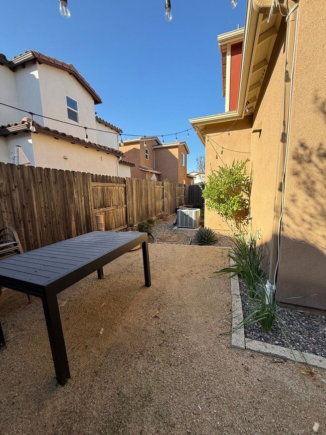 Building Photo - Templeton Ranch 3 Bedroom 2 Bathroom Single Family Home Available 3/15/26