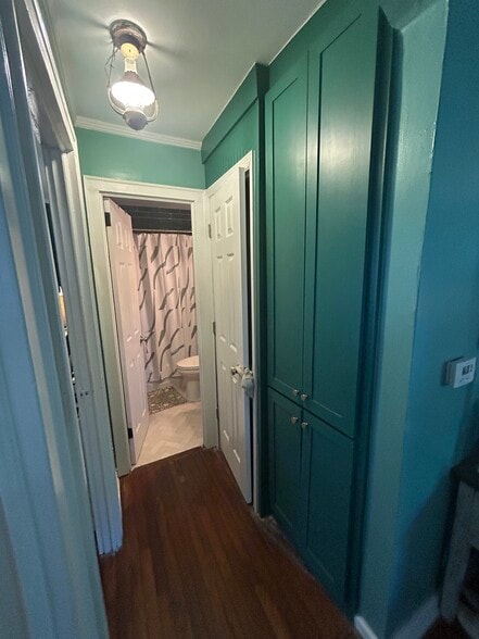 Building Photo - 4425 Holmes Ave