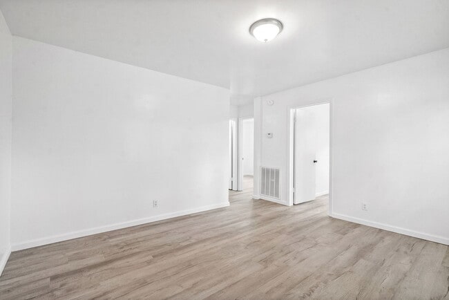 Building Photo - 1953 Batts Ln