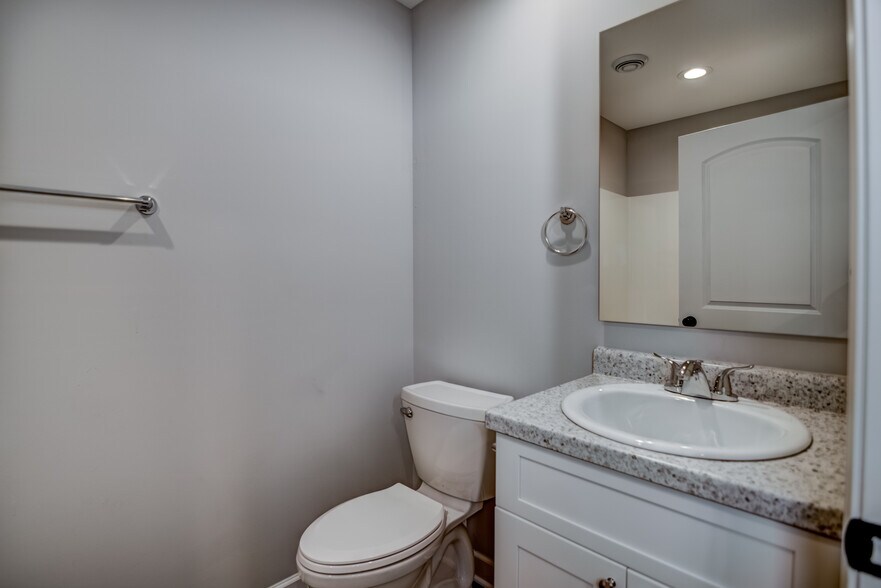Building Photo - 1636 Gunston Dr