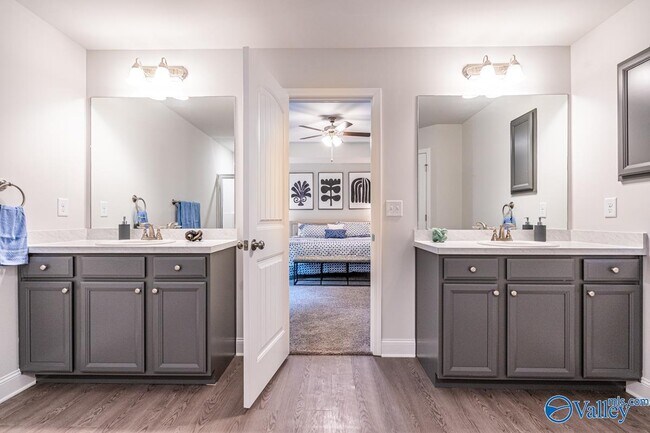 Building Photo - 176 Tybee Dr