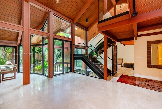 Building Photo - 3400 Poinciana Ave