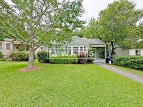 Building Photo - Charming 2BR/1BA Bungalow in Crestwood South