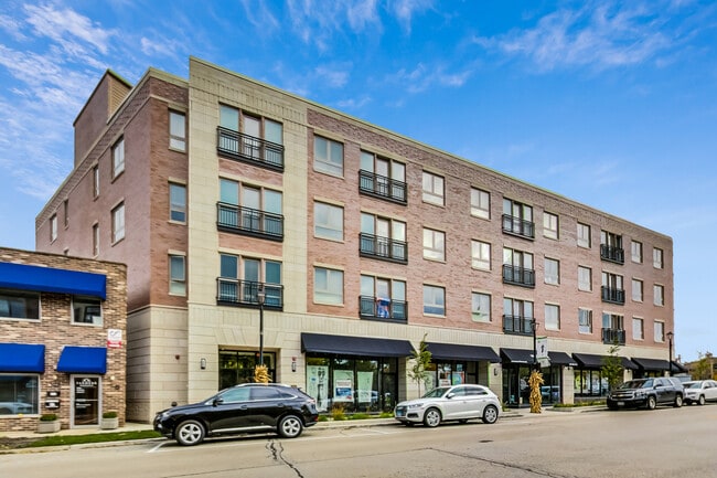 Building Photo - 555 Roger Williams Ave