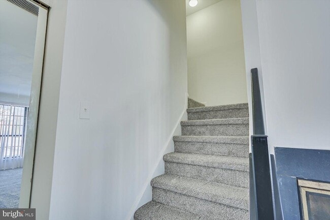 Building Photo - 60 O'Neill Ct