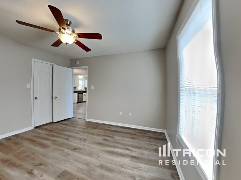 Building Photo - 3008 Brittany Dr