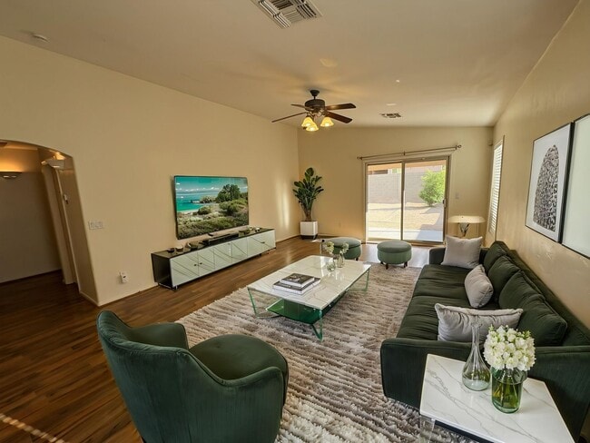 Building Photo - Vail School District 3 bedroom two bath