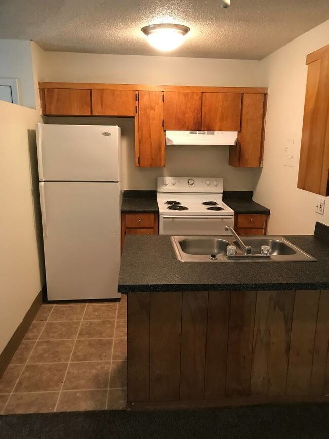 Bethany Park Plaza 1024 Calvin Ave Kansas City KS 66102 Apartment