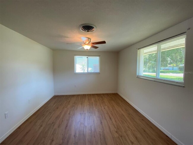 Building Photo - 1835 Neptune Dr
