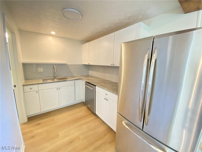 Building Photo - 4210 Clinton Ave