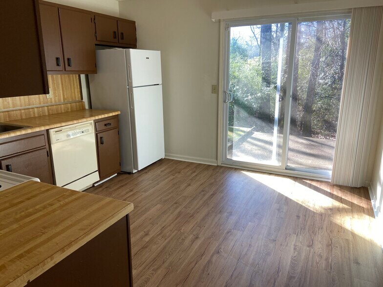 Apt 2 - 5010 Hawthorne Ct