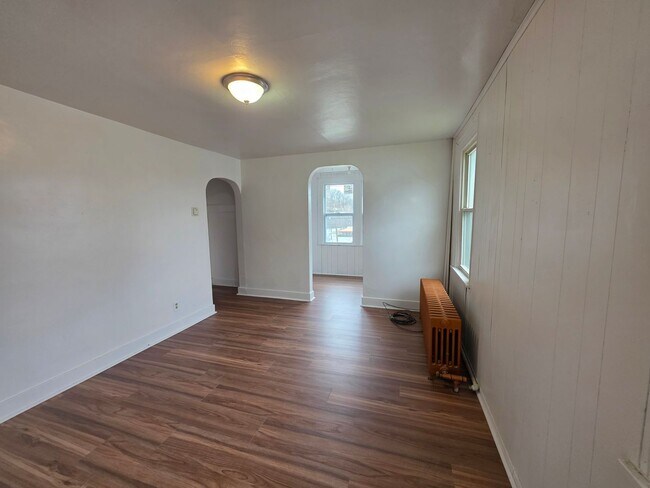 Building Photo - 703 Waddell Ave