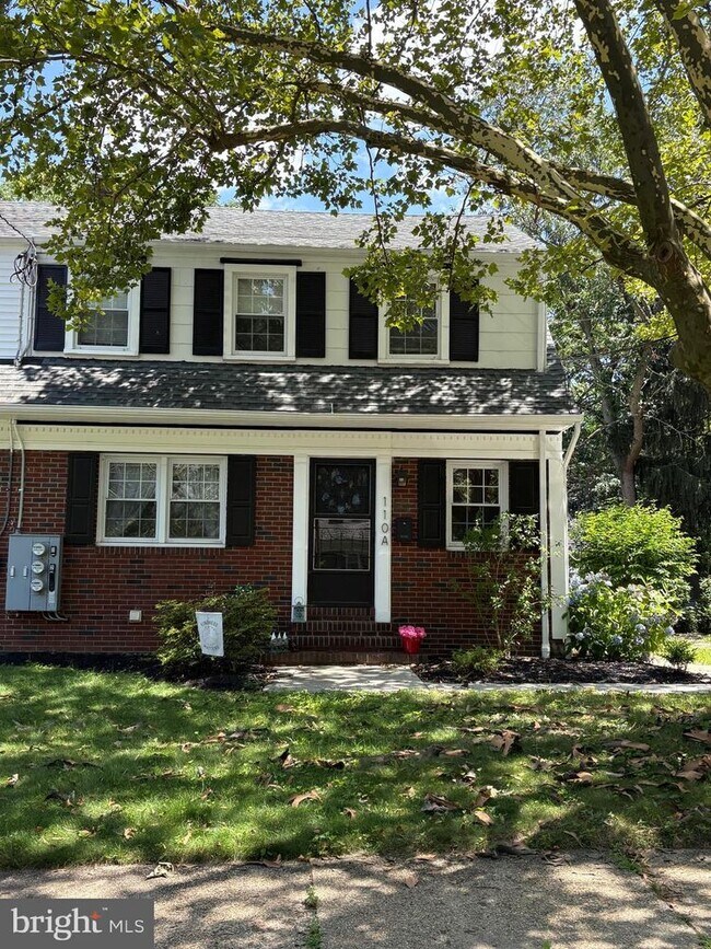 Primary Photo - 110 Hillcrest Ave
