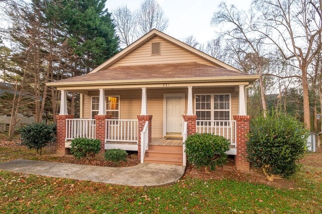 Building Photo - Charming 3 Bedroom, 2 Bathroom Home in Matthews!