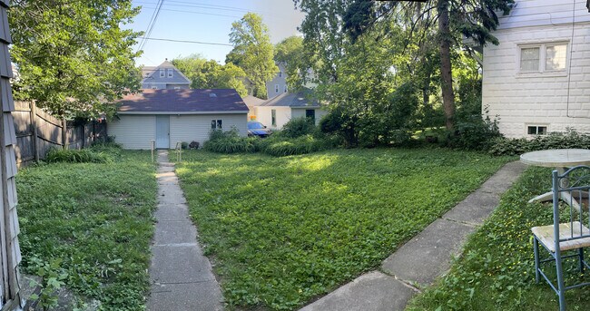 Building Photo - 2500 E Edgewood Ave