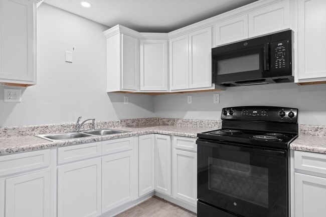 Building Photo - Quaint 1 bedroom cottage in Fort Walton Be...