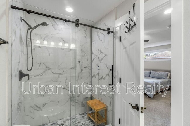 Building Photo - 708 Marcia Cir