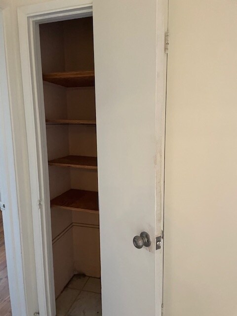 closet - 3121 Alma St