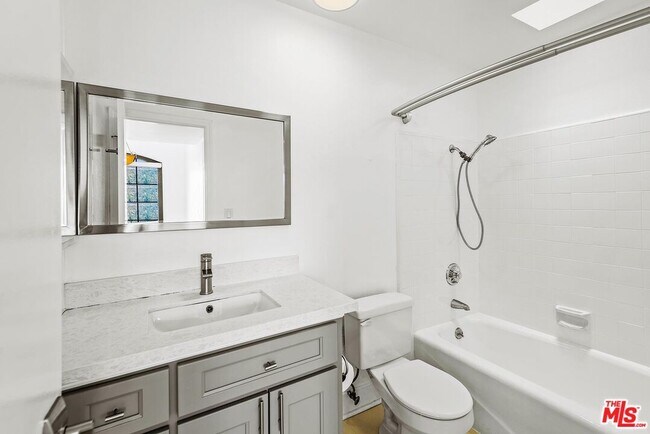 Building Photo - 8105 Redlands St